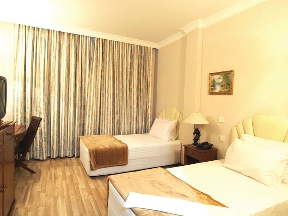 Jeruton Hotel 11/44