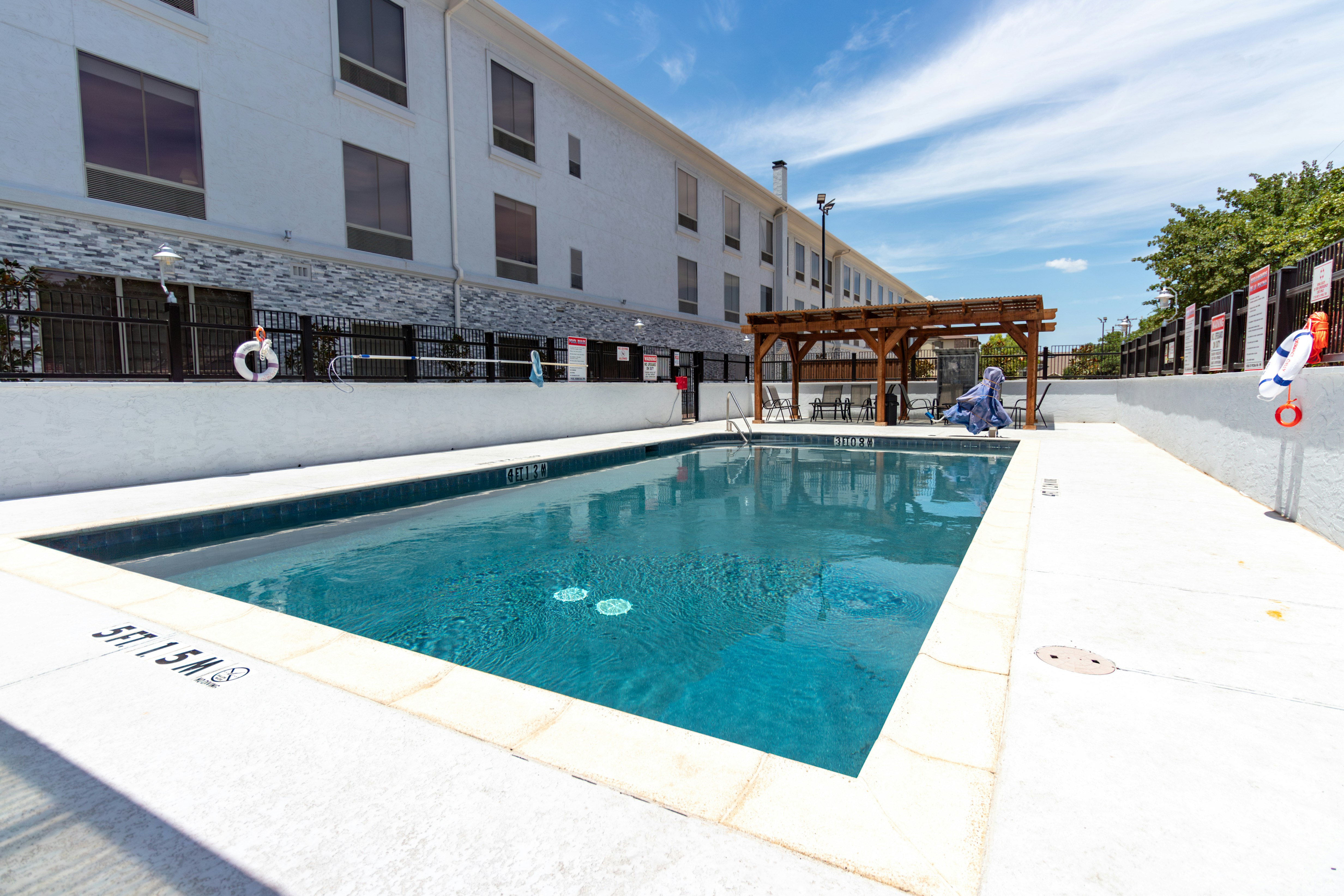 Hampton Inn & Suites Denton 8/59