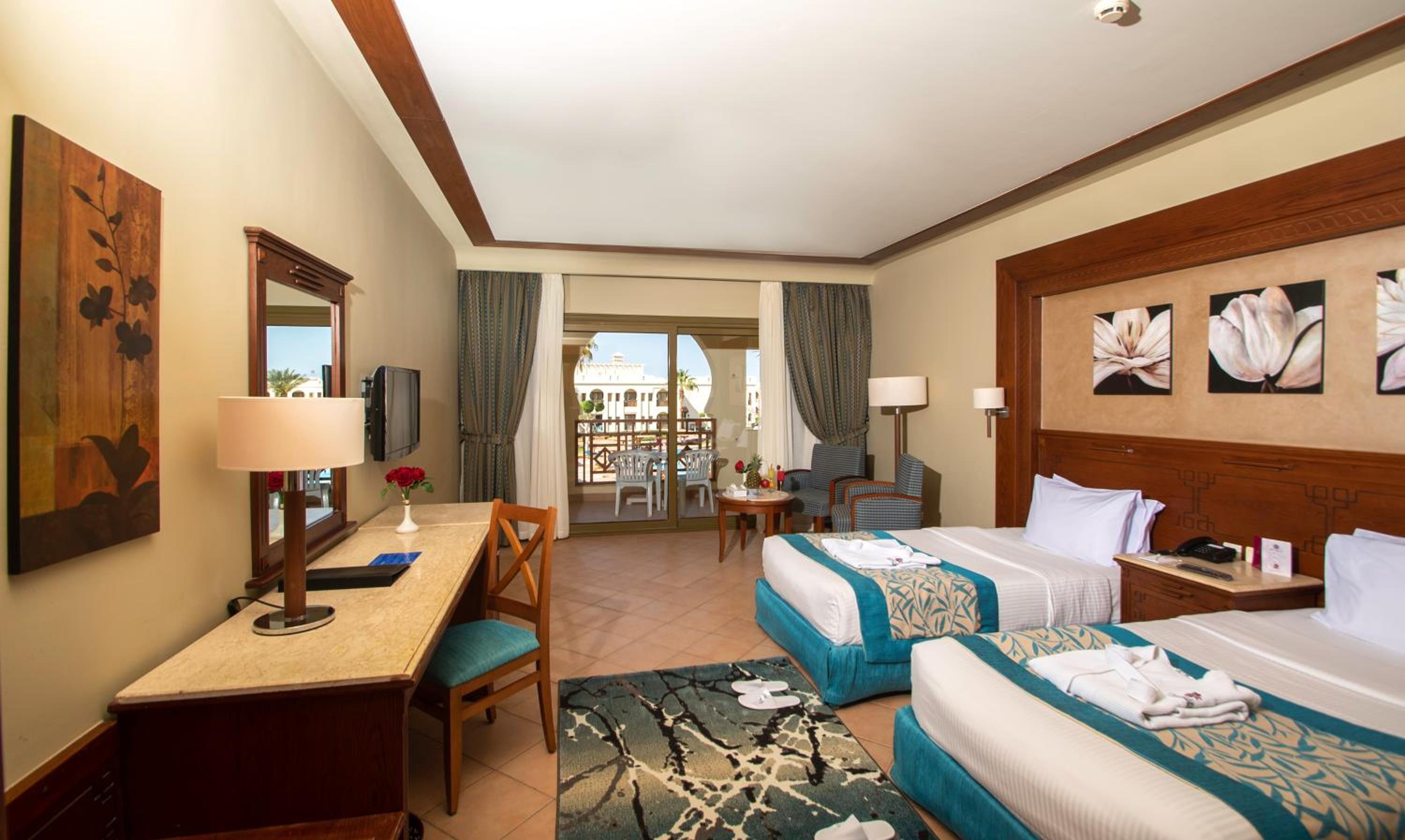 غرفة سوبيريور بإطلالة على المسبح، Charmillion Club Resort 4/7