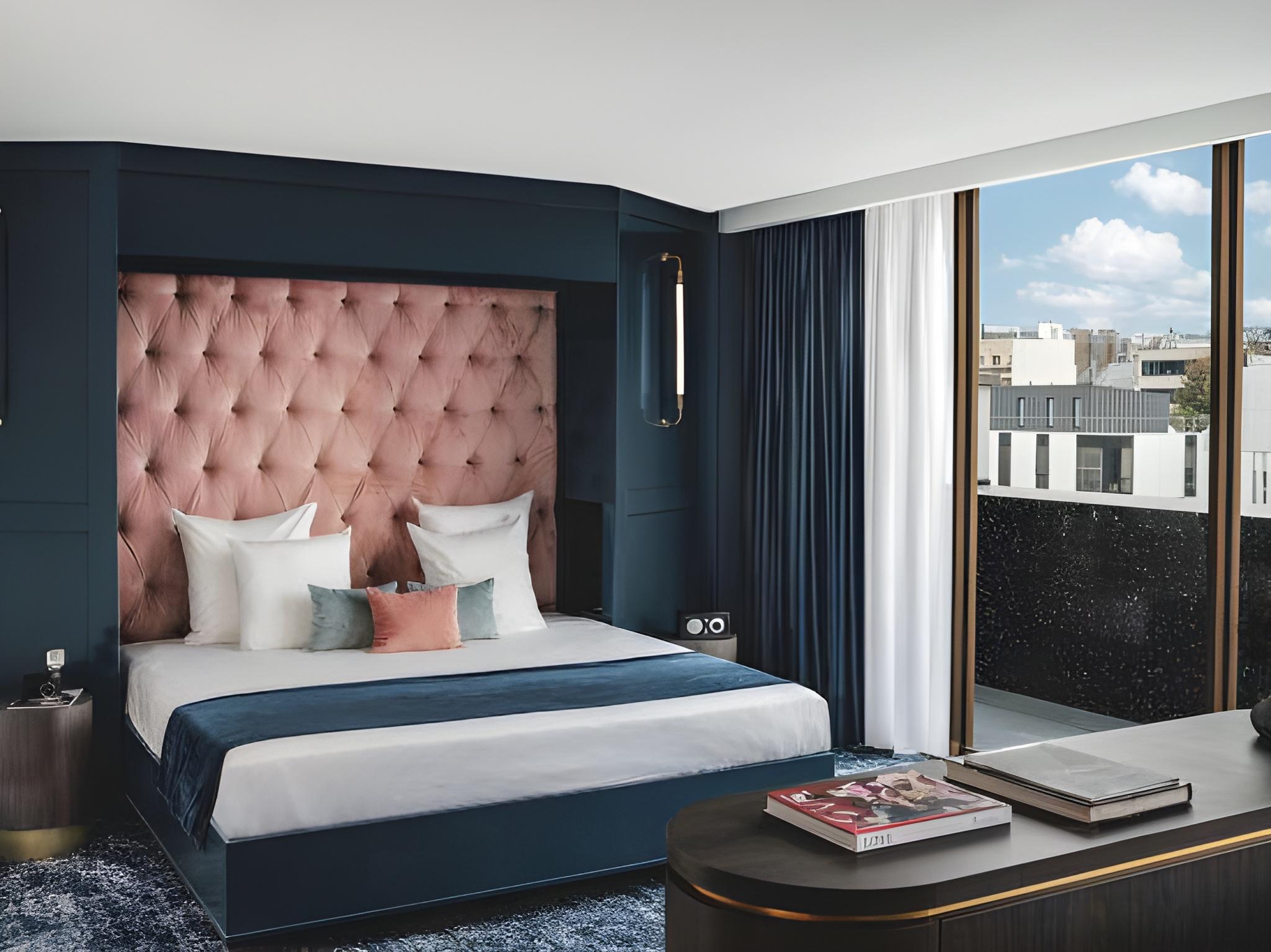 Penthouse Suite, Double Bed, Sofa