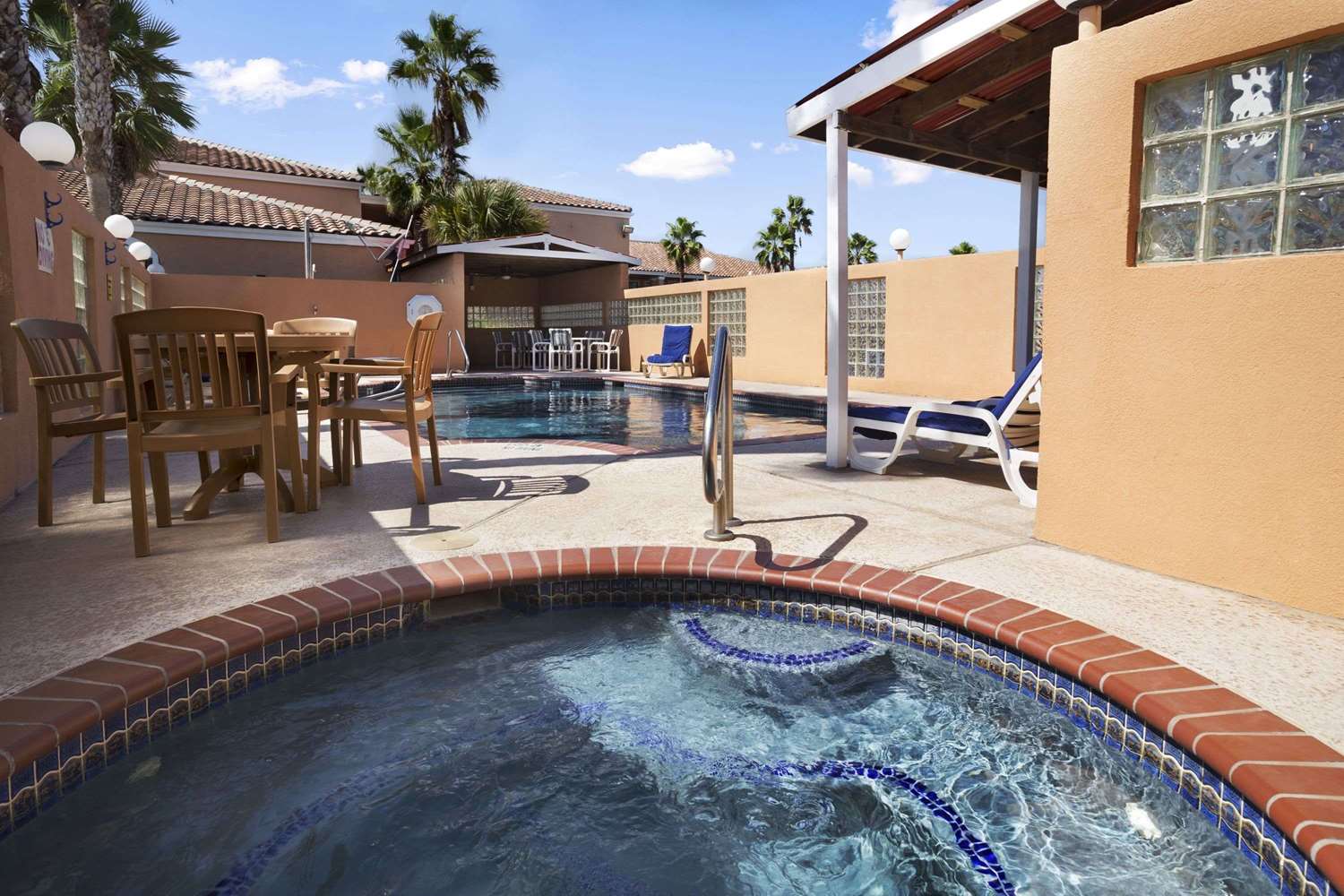 Super 8 By Wyndham South Padre Island 18/25