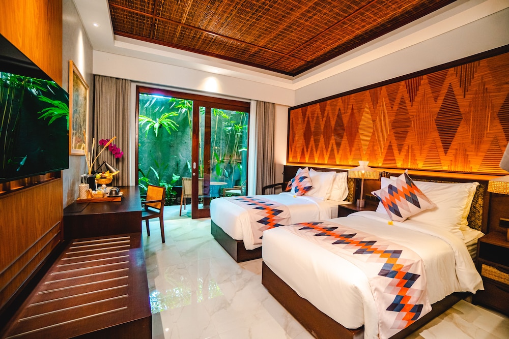 DELUXE, TWIN BEDS
