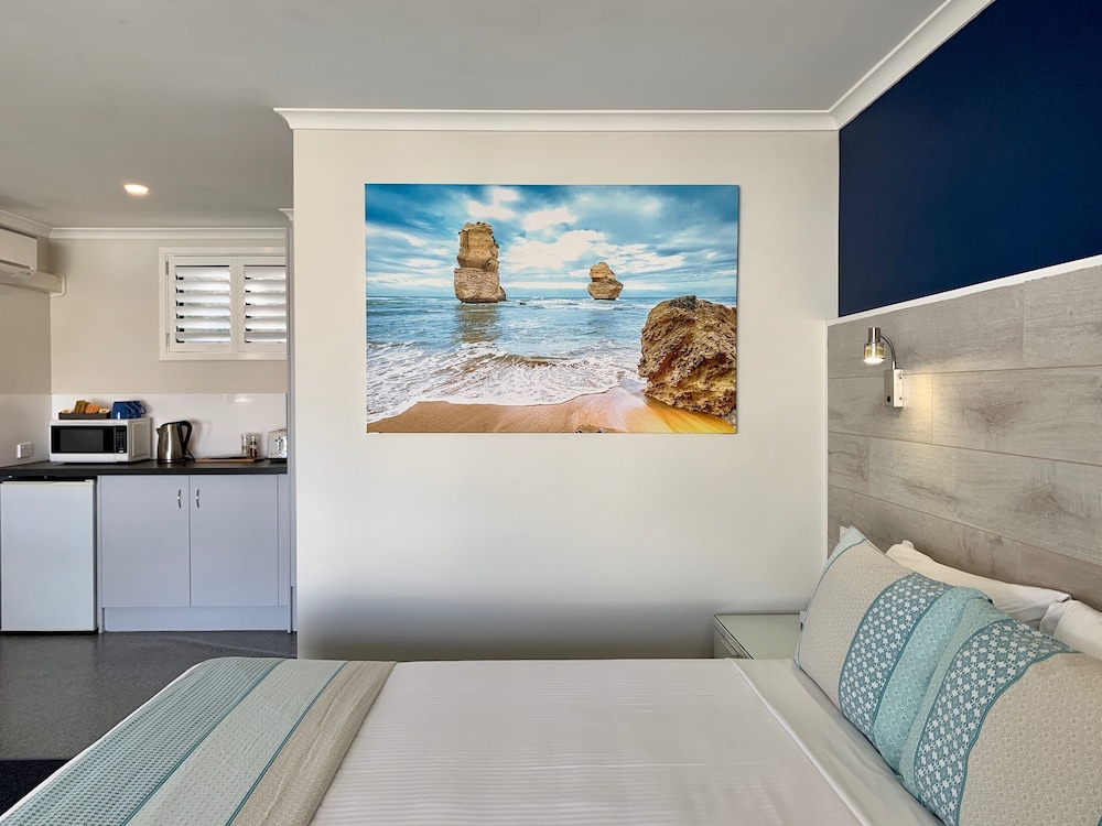 Apollo Bay Waterfront Motor Inn 51/80