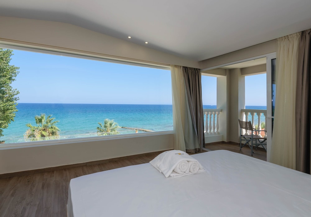 Belussi Beach Hotel & Suites 26/50