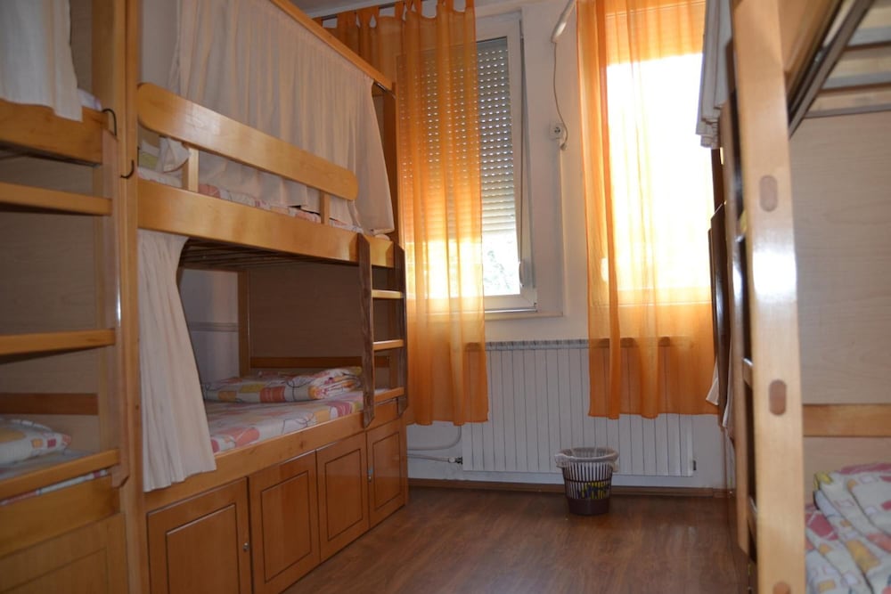 Hostel Valentin 2 5/32