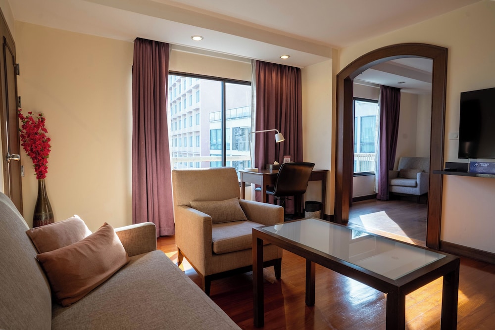 St James Hotel 37/50
