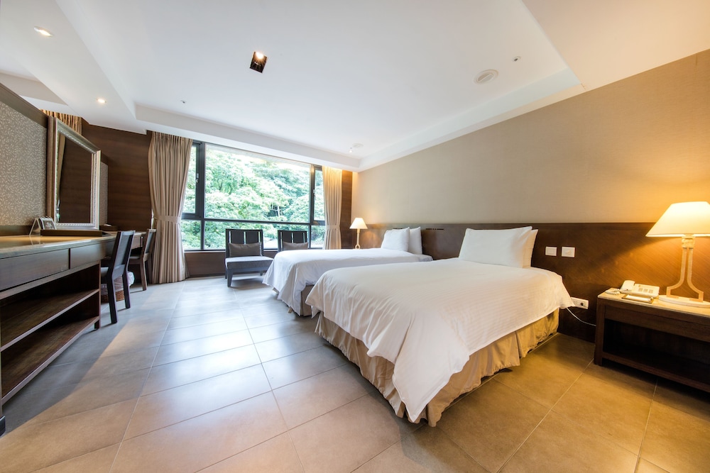 PRINCE, ELEGANT, GUEST ROOM