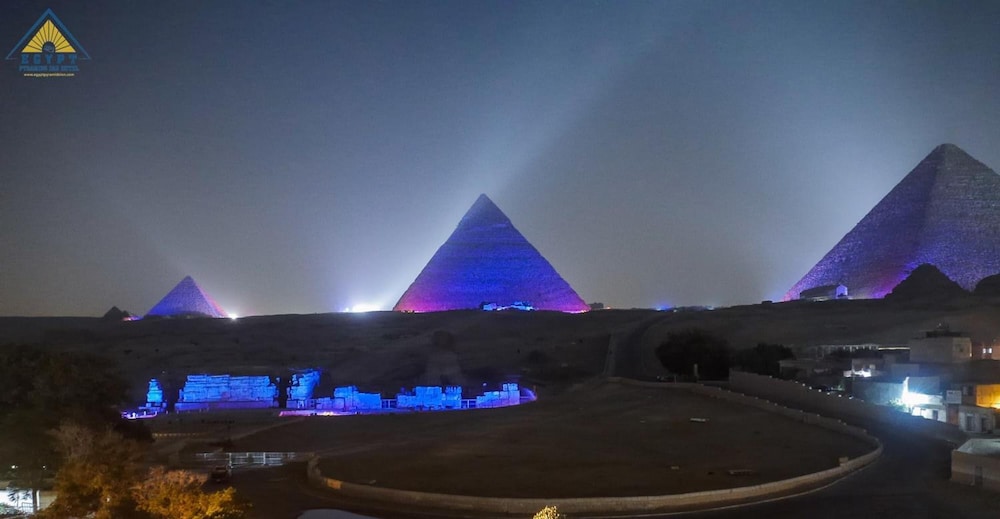 Egypt Pyramids Inn 40/50
