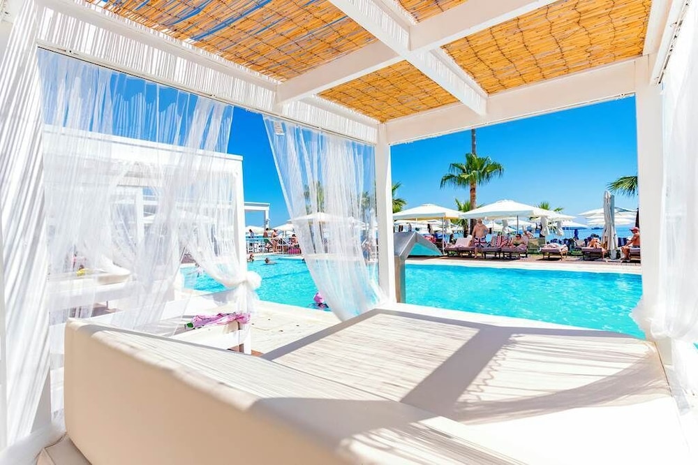 Silver Sands Beach Hotel 13/50