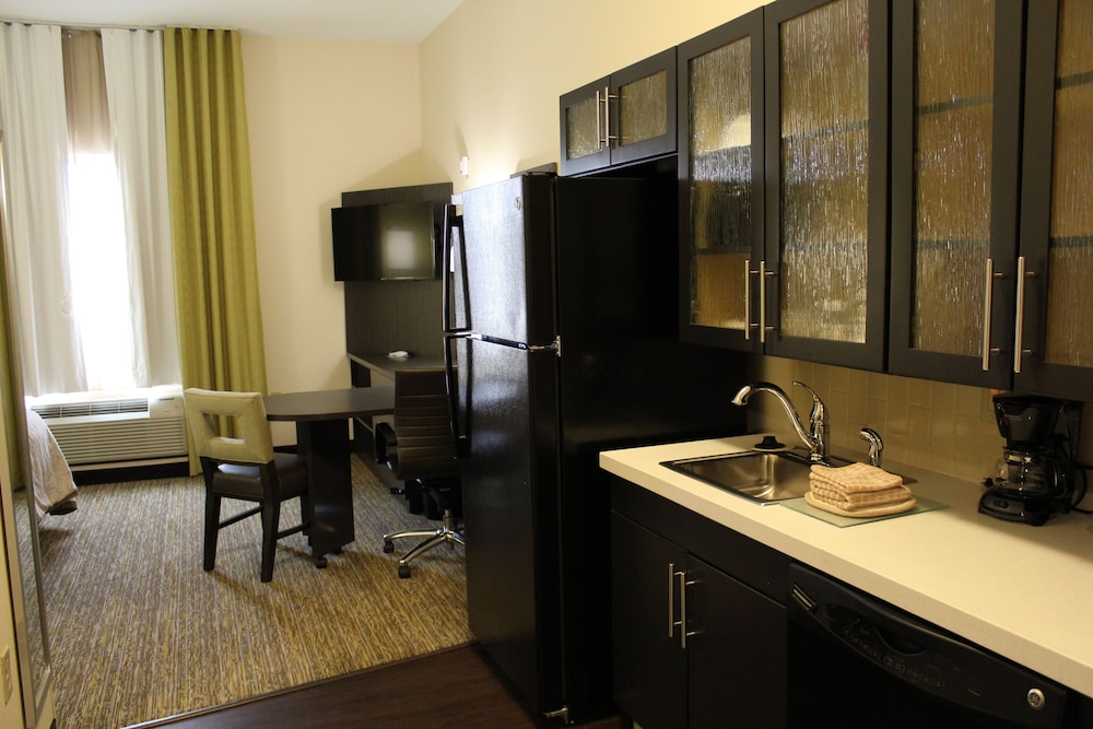 Candlewood Suites Morgantown Univ West Virginia 45/61