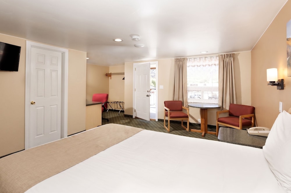 Glenwood Springs Inn 38/62