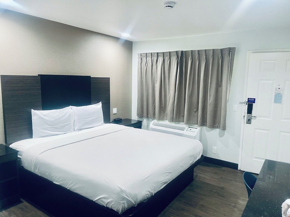 Motel6 San Bernardino, CA - North 15/58