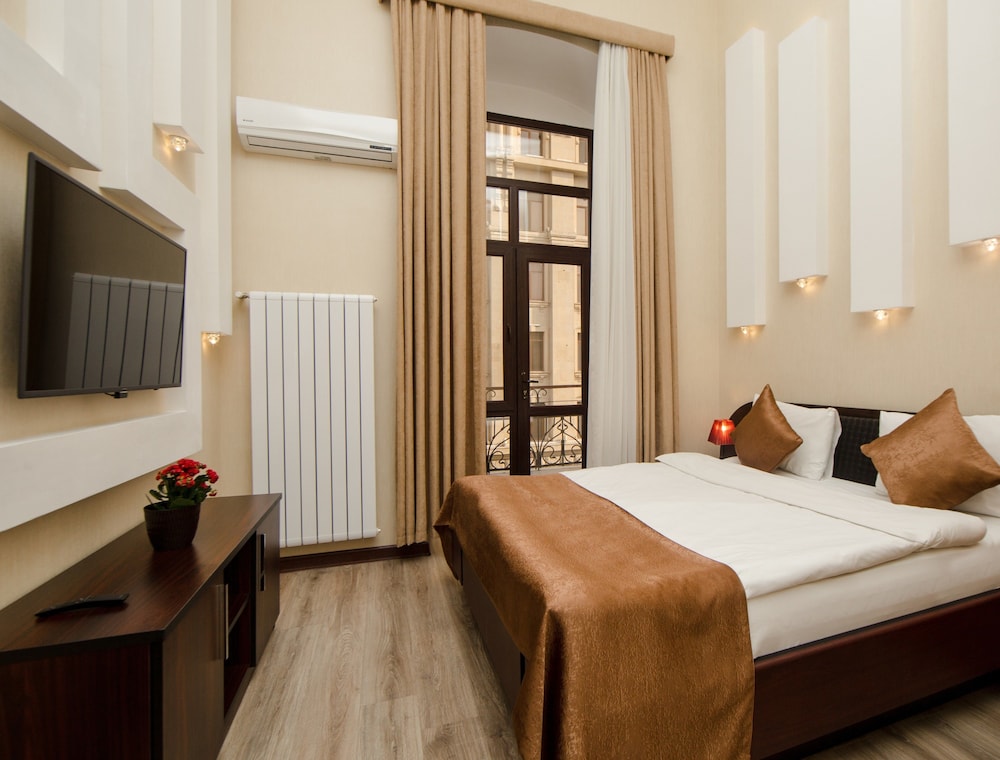 Junior Suite, Studio, Queen Bed, Sofa, Balcony