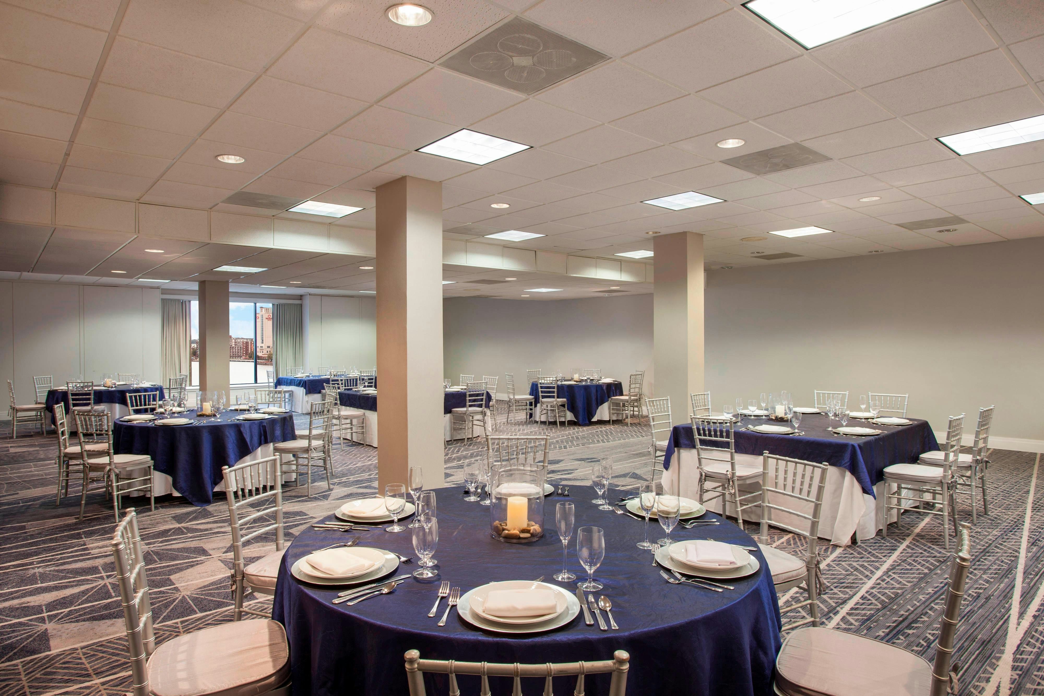 Sheraton Norfolk Waterside 38/55