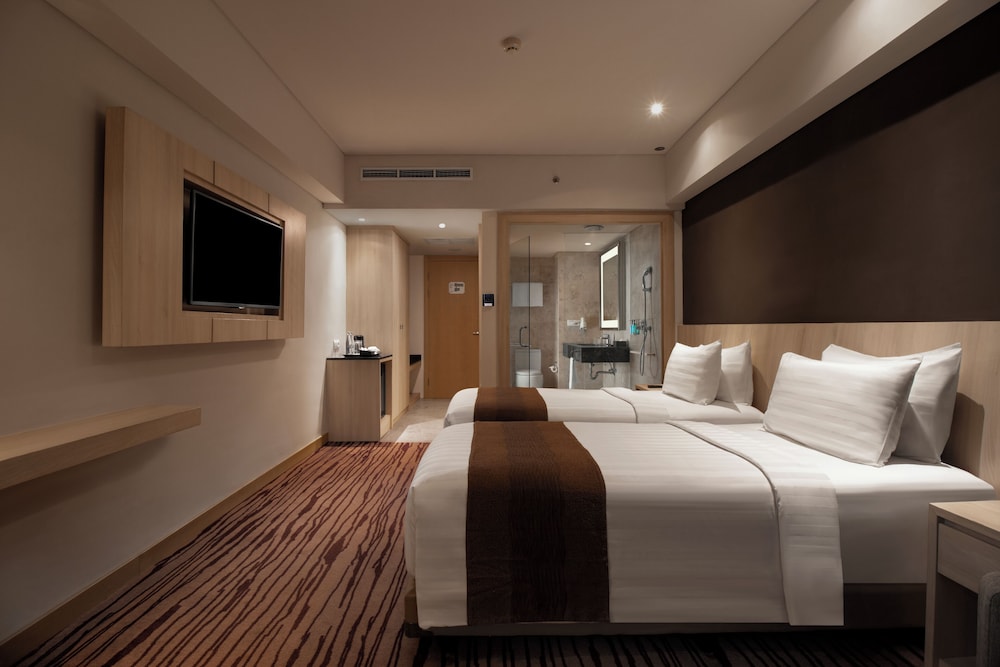 Sovereign Bali Hotel 3/27