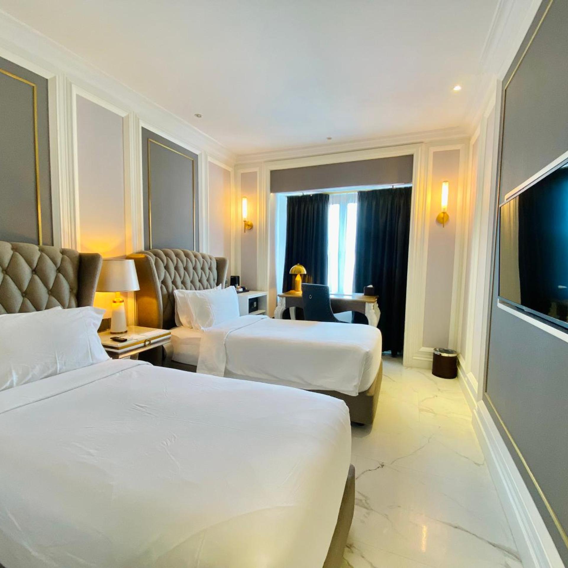 ESCAPE, TWIN BEDS