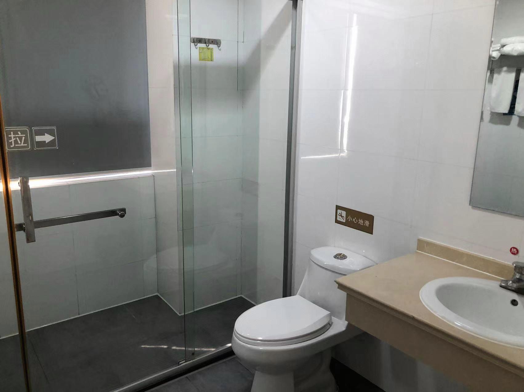 7 Days Inn (Taicang Shanghai East Road) 37/40