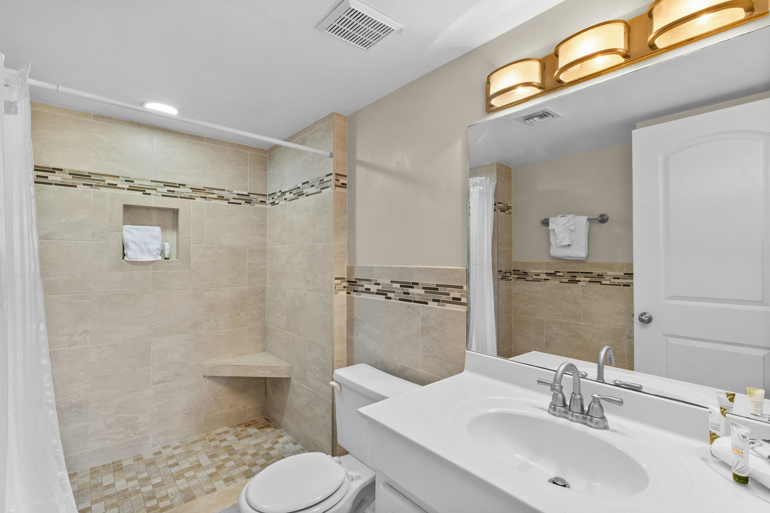 جناح بإطلالة جزئية على البحر، Ocean Pointe Suites Hotel 4/4