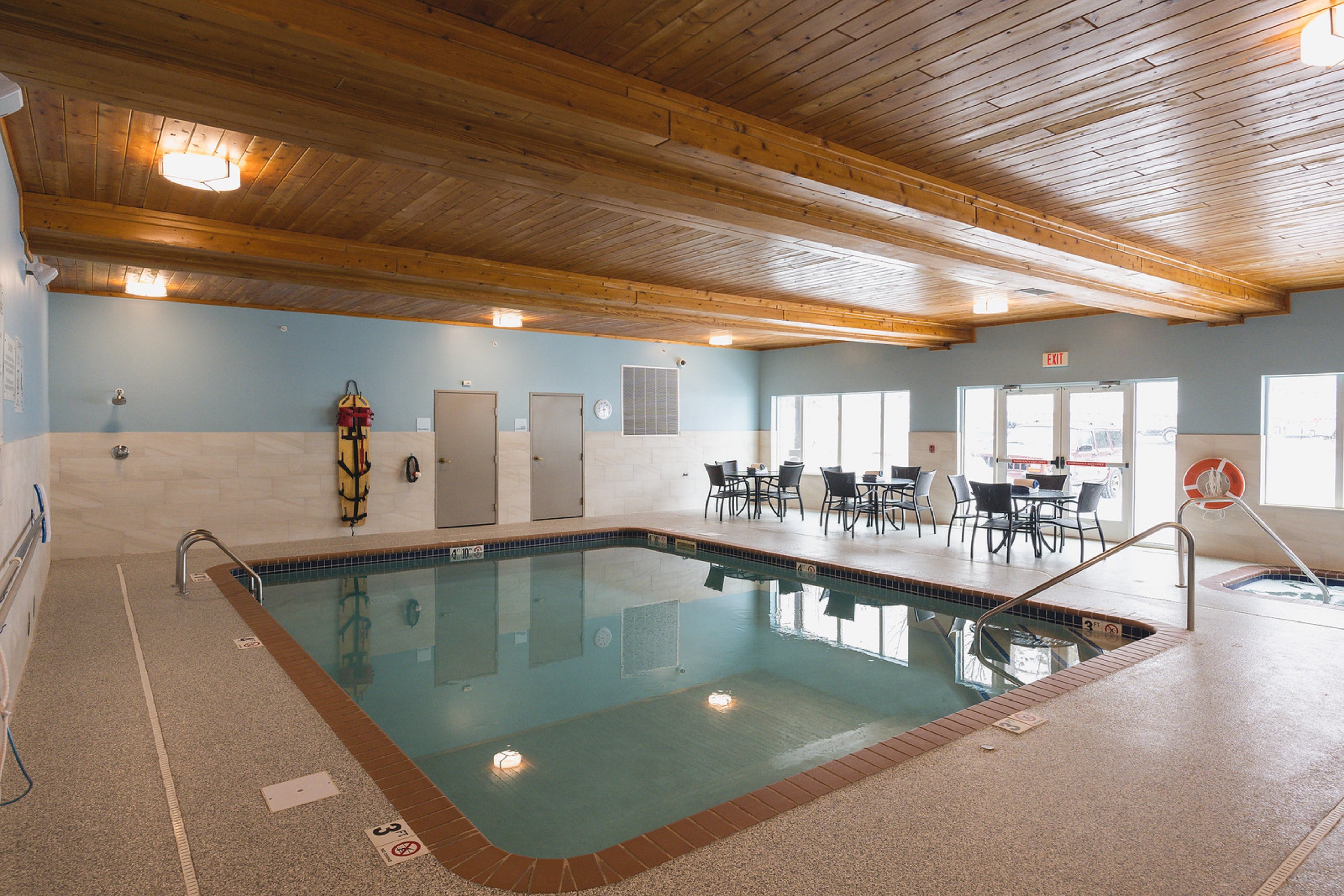 Holiday Inn Express & Suites Marquette, an IHG Hotel 22/50