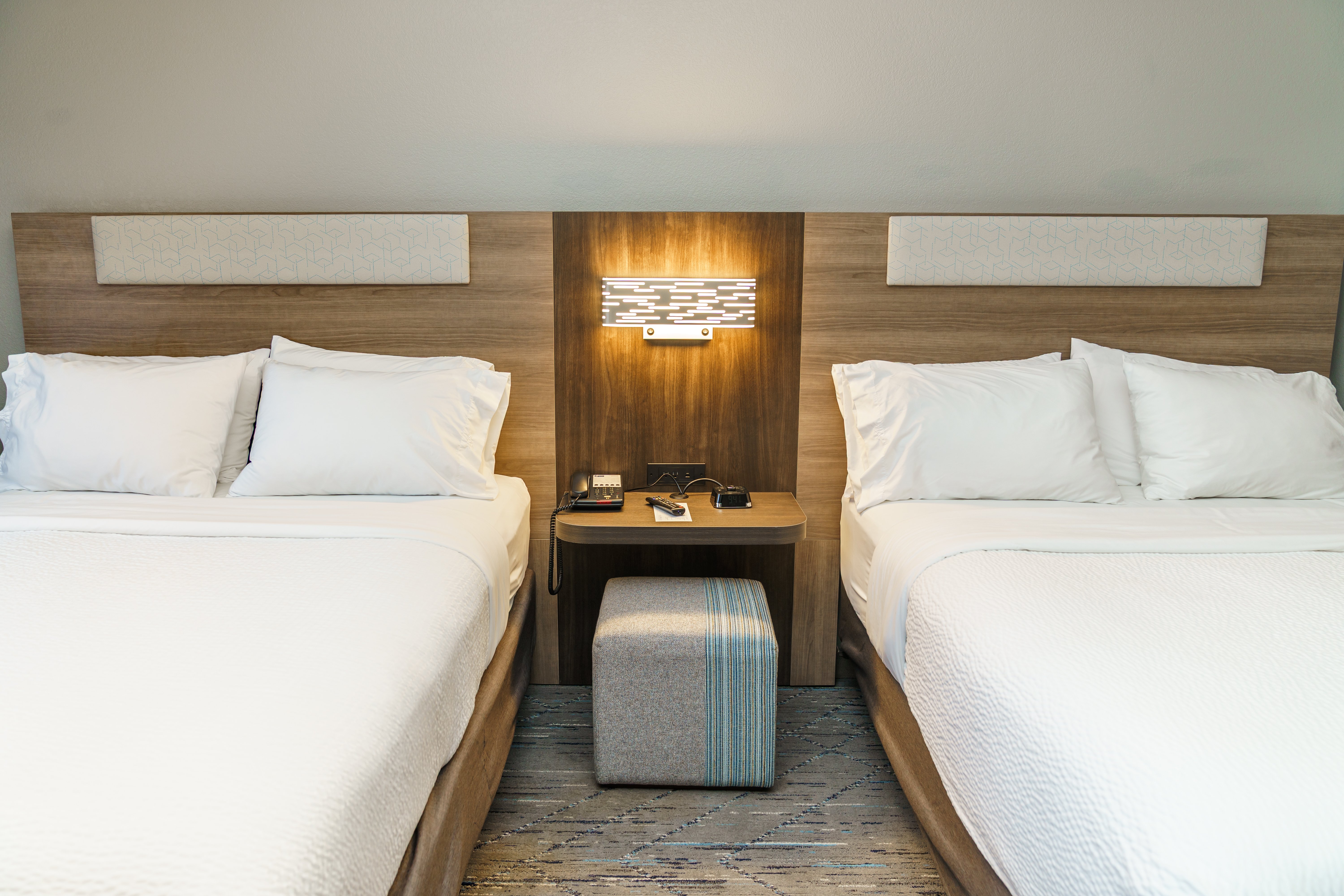 Holiday Inn Express Hotel and Suites Raleigh Sw Nc State 24/80