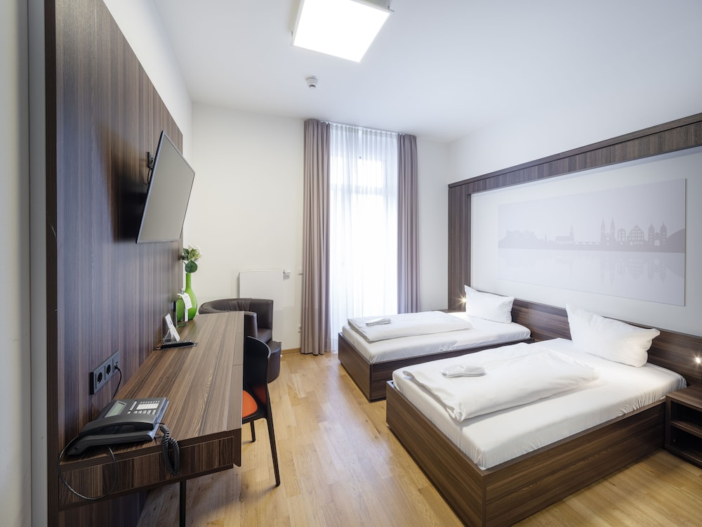 ROOM, TWIN BEDS, BALCONY