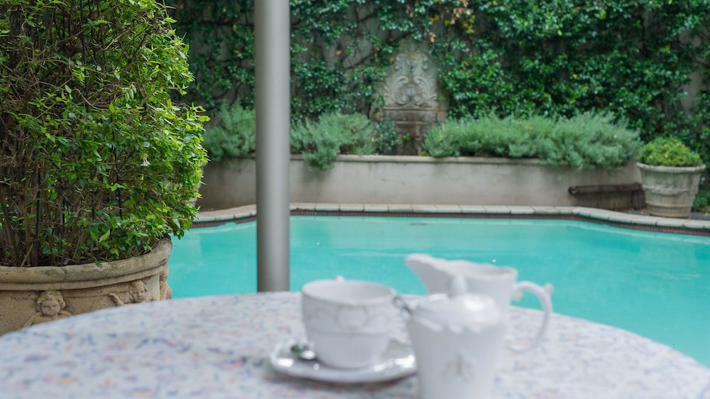 Osborne House - Guest House 48/72