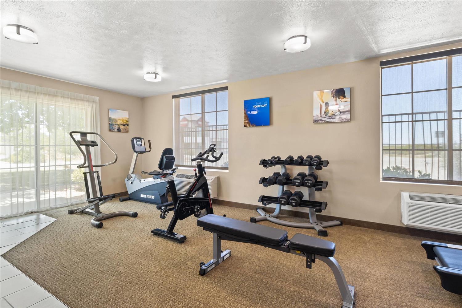 Comfort Inn & Suites Lancaster Antelope Valley 28/40