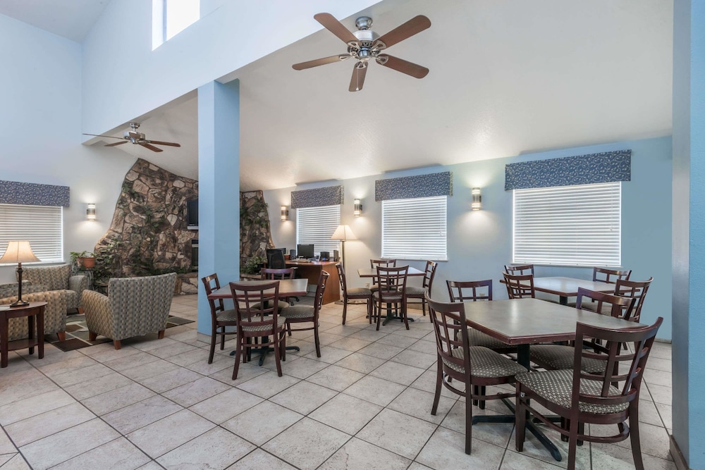Days Inn by Wyndham Las Vegas NM 25/30