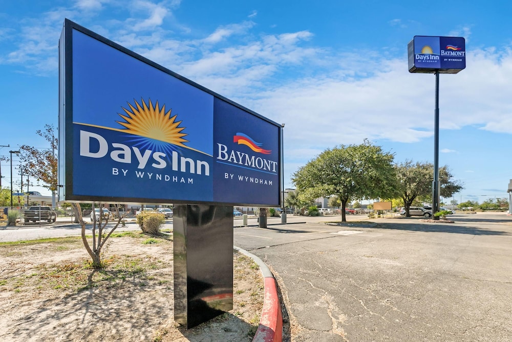 Baymont by Wyndham San Antonio Downtown 7/40
