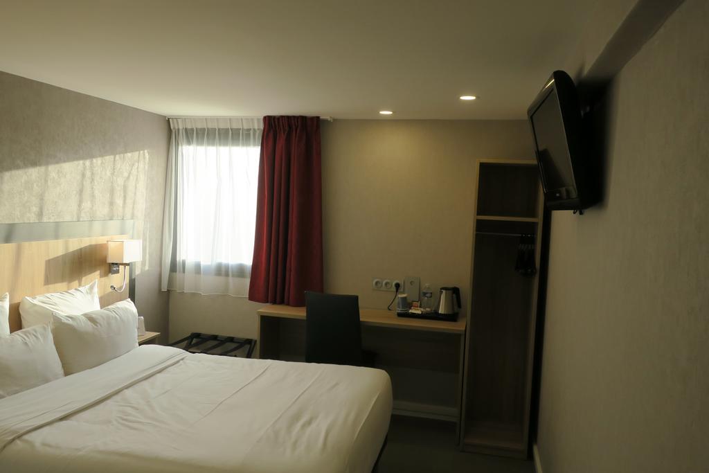 Brit Hotel La Ferte Bernard 10/21