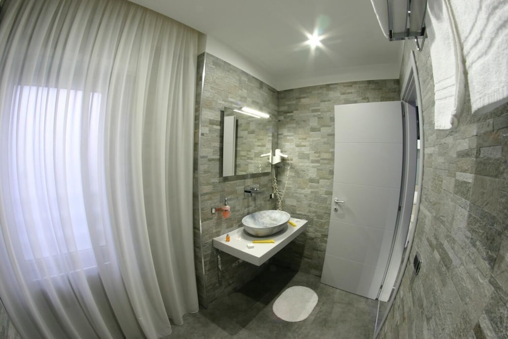 Hotel Luxor 23/28