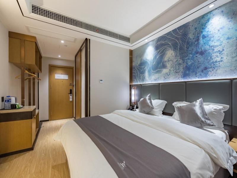 GreenTree Eastern Xuzhou High Speed Railway Station West Exit Station Hotel 22/60