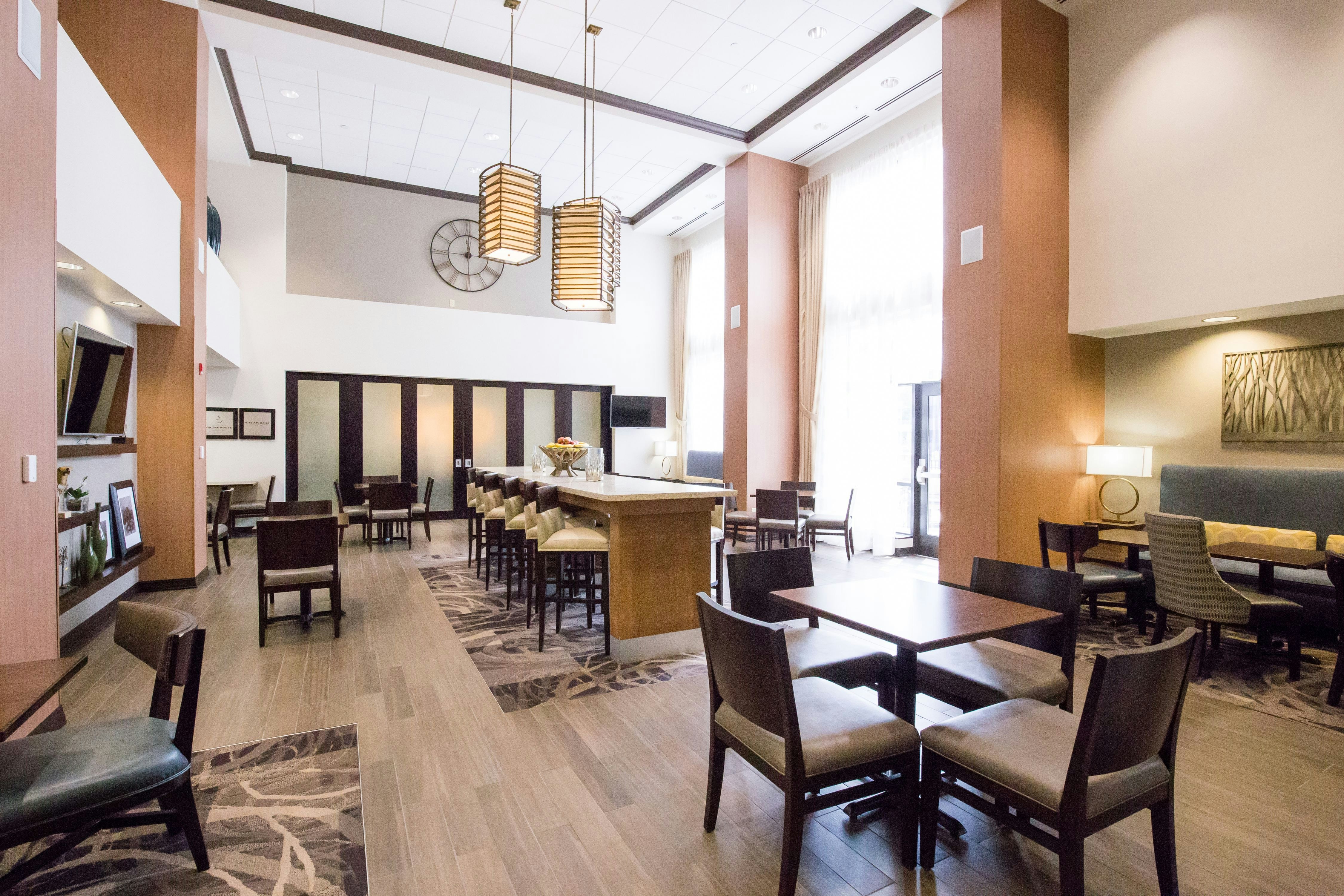 Hampton Inn Suites Pittsburgh Harmarville 26/50