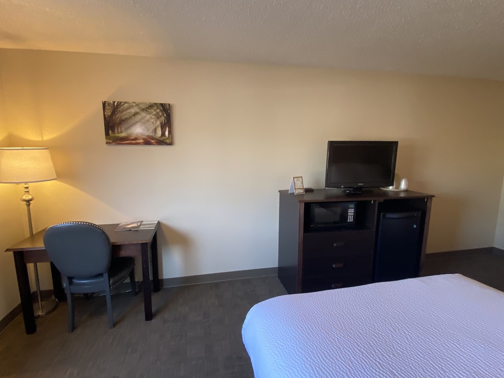 The Center Inn 10/30