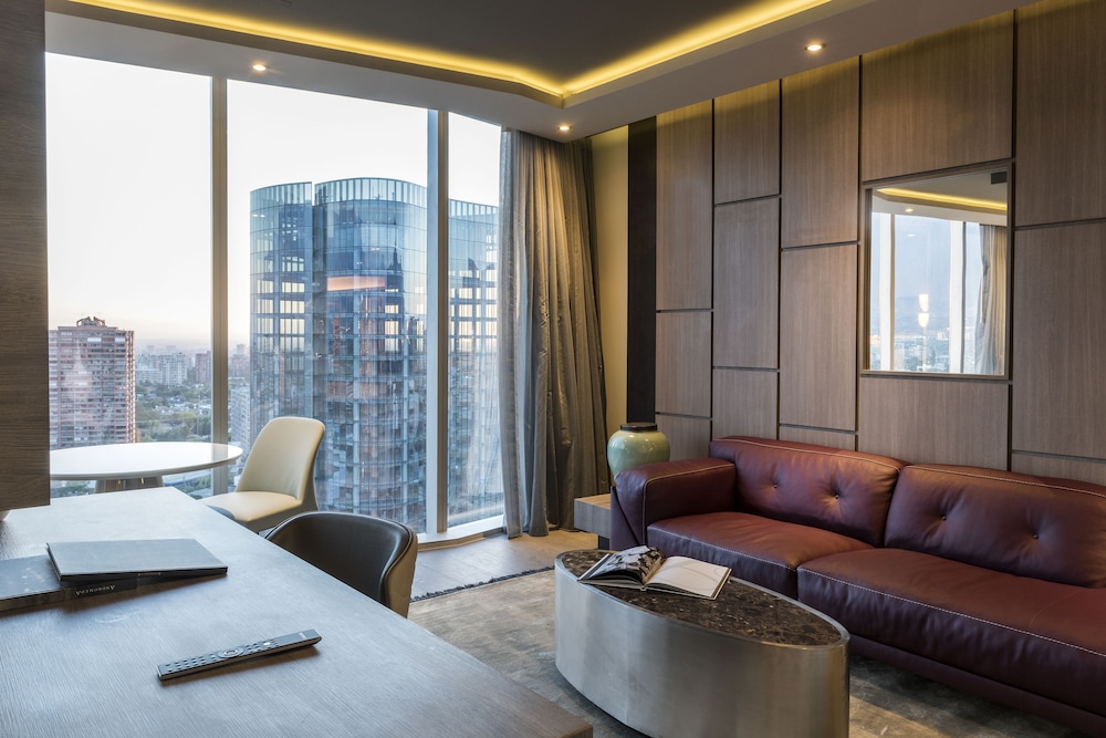 ICON HOTEL 34/58