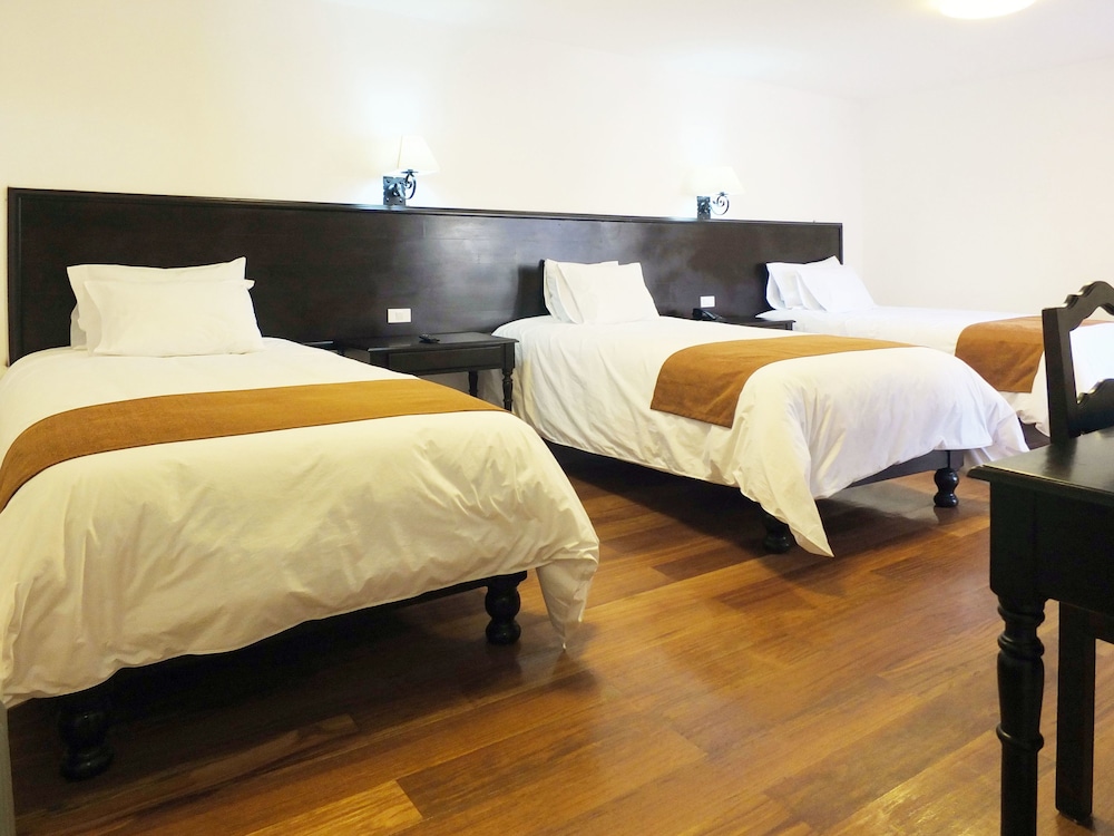 ILLA HOTEL 35/74