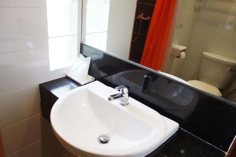 PHUKET ECOZY HOTEL 42/44