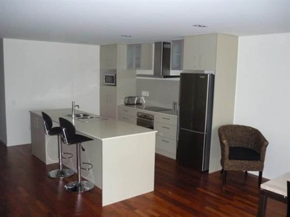 The Waterfront Suites Heritage Collection 40/50