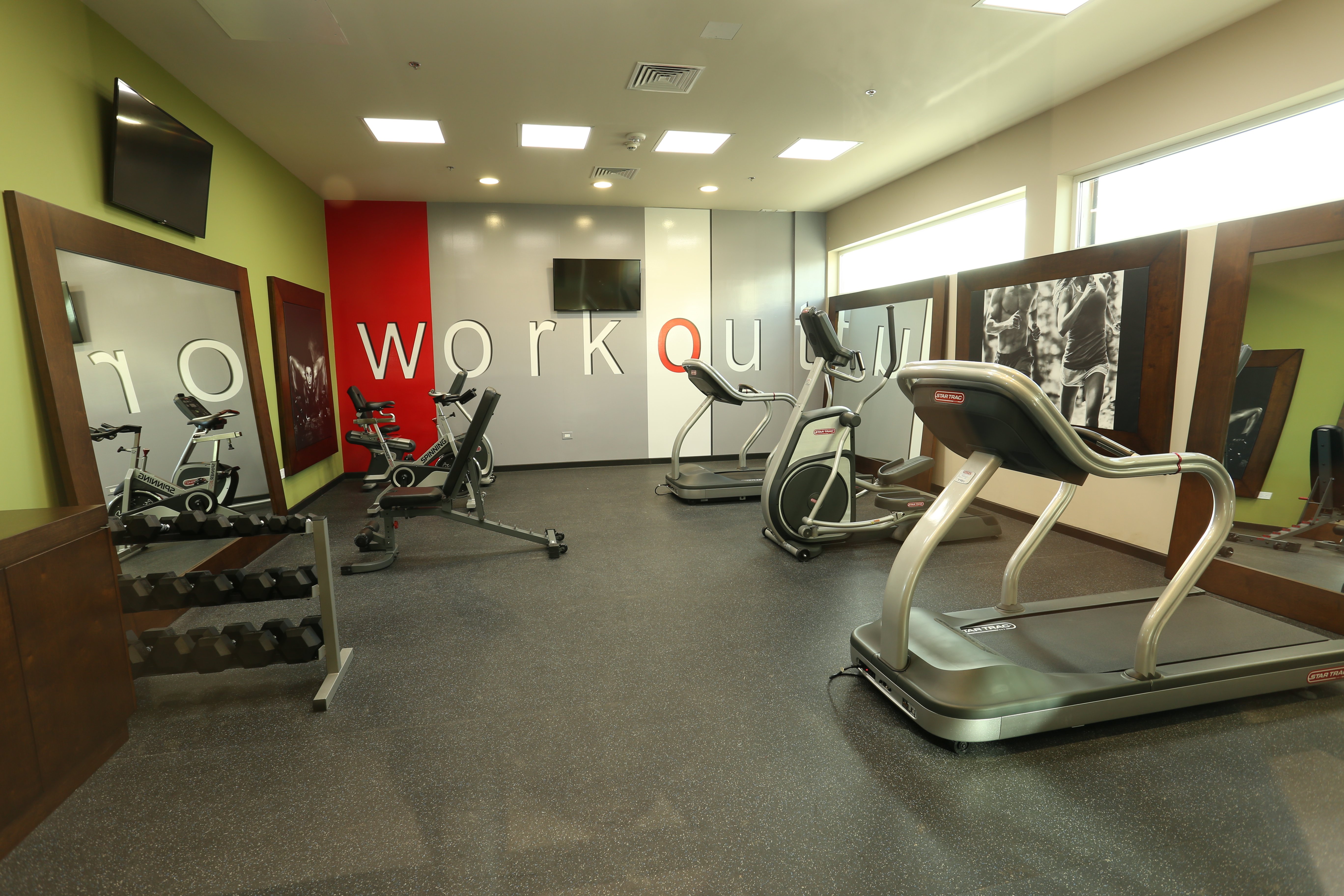 Holiday Inn Express & Suites Mexicali 34/66