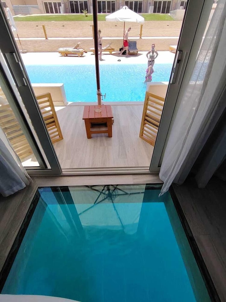 Diamond Beach by Pearl Resorts 57/84