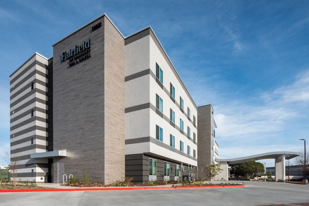 Fairfield Inn & Suites by Marriott Anaheim Los Alamitos 41/46