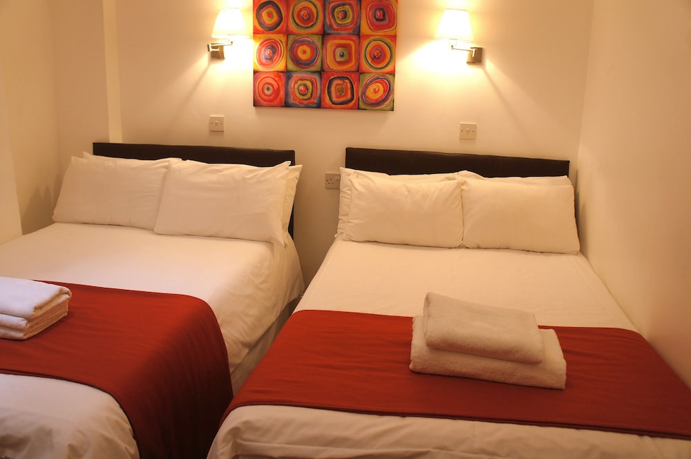 Plaza London Hotel 32/60