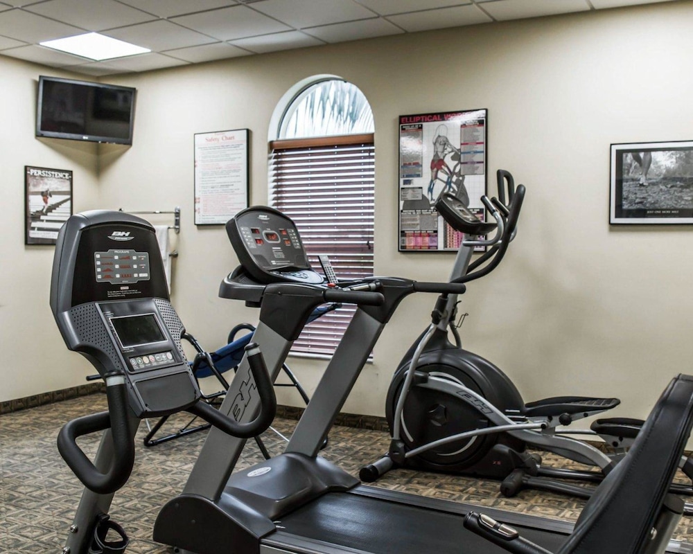 Quality Inn Tampa Airport - Cruise Port 40/69