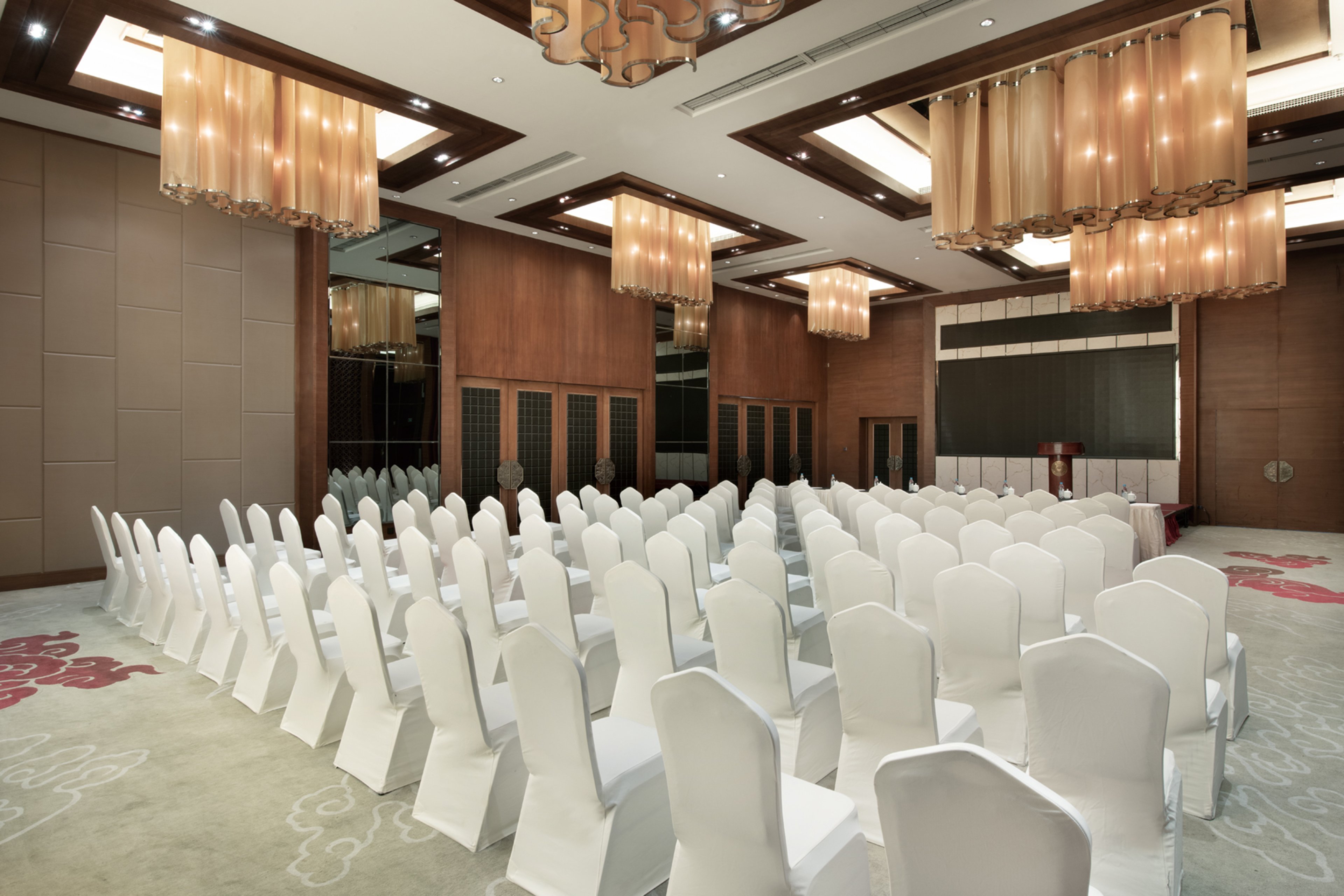 Crowne Plaza Yading 67/81