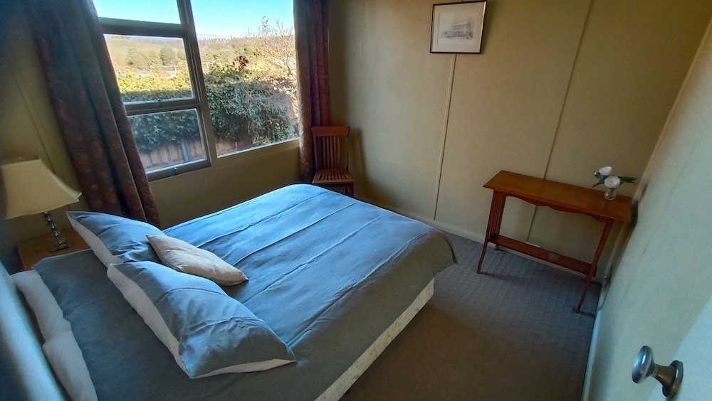 BLAKES MANOR DELORAINE 16/69