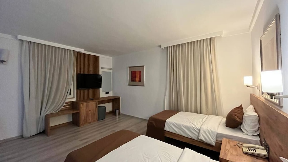 Uptown Buyuk Anadolu Girne Hotel 10/34
