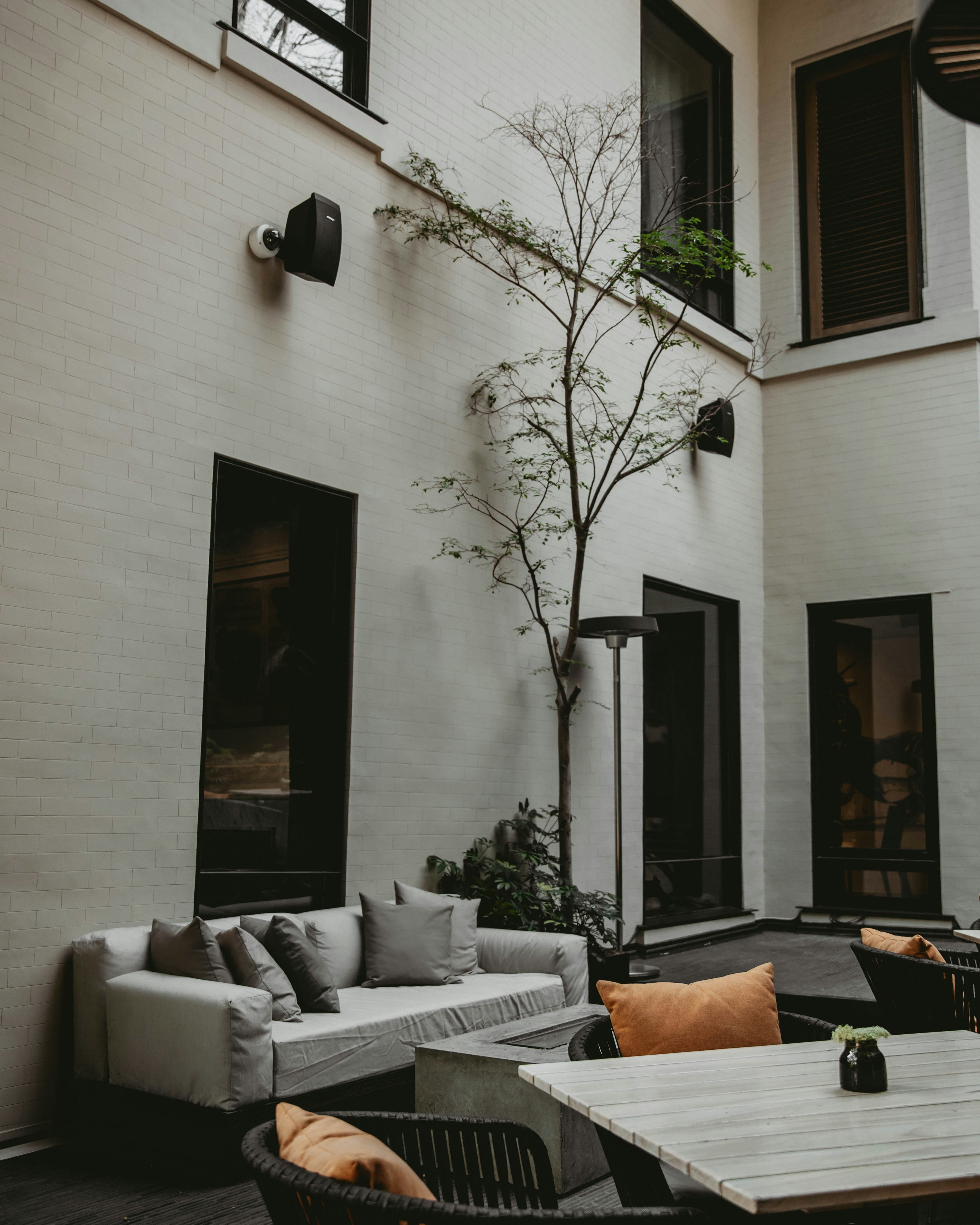Brick Hotel 32/50