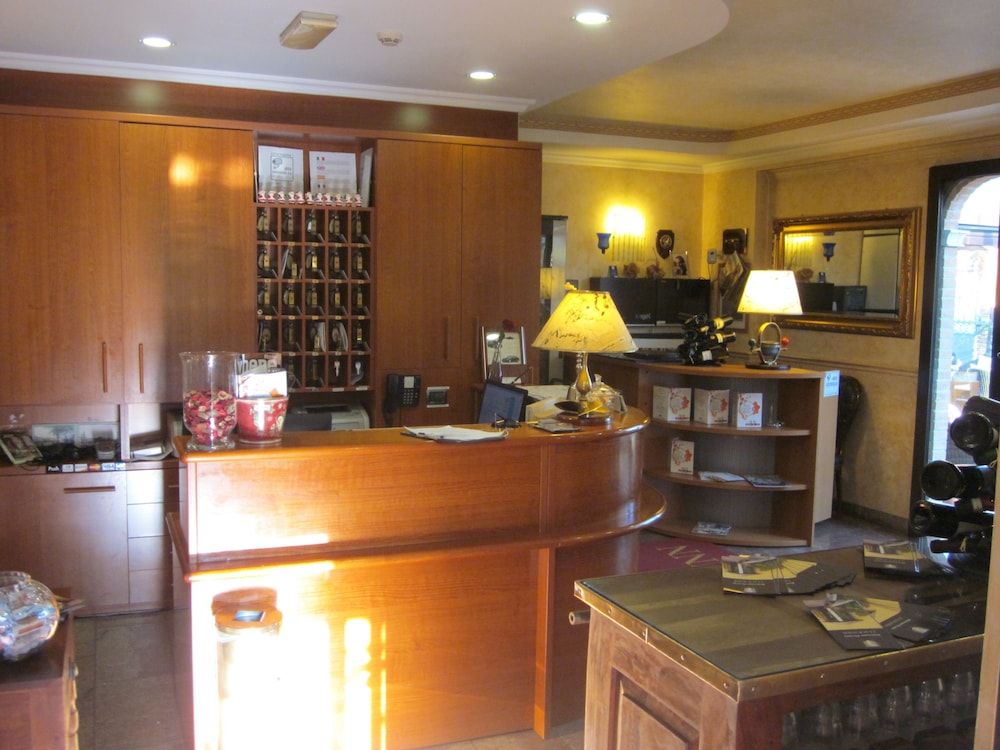 Euro House Inn Airport Hotel Residence 46/72