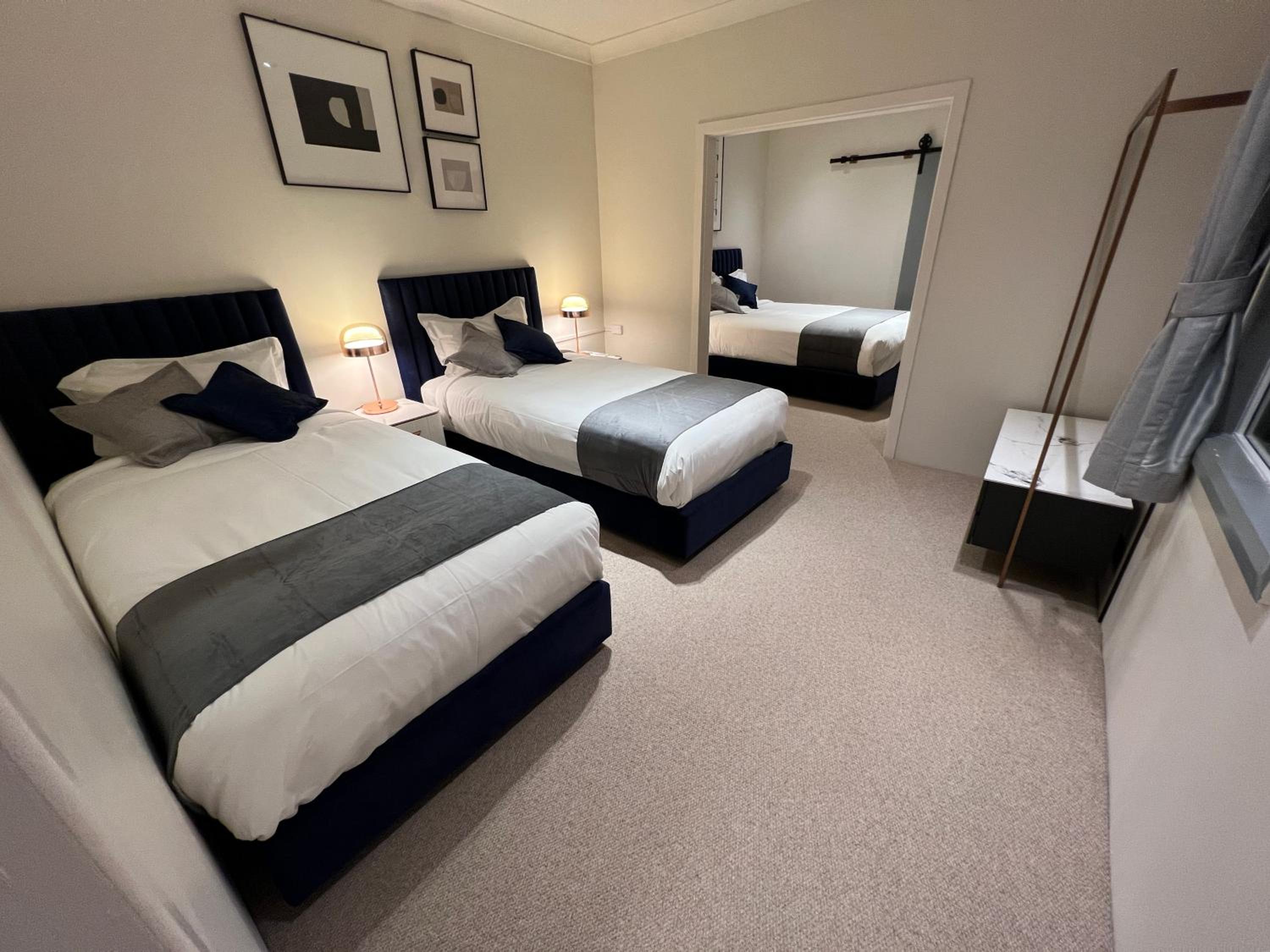Deluxe, Family, Suite