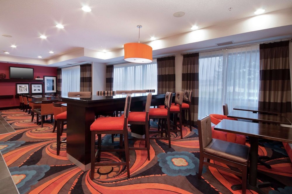 Countryside Inn and Suites 23/28